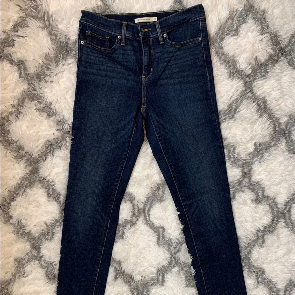 Levi’s - Picture 2 of 4